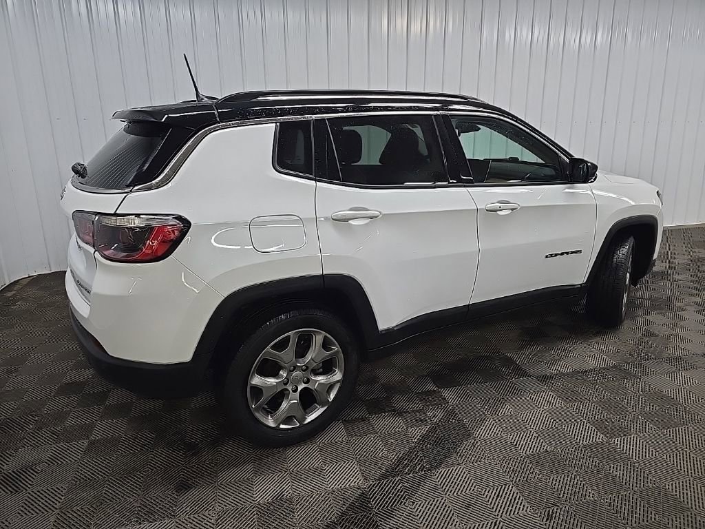 Used 2022 Jeep Compass Limited image 3