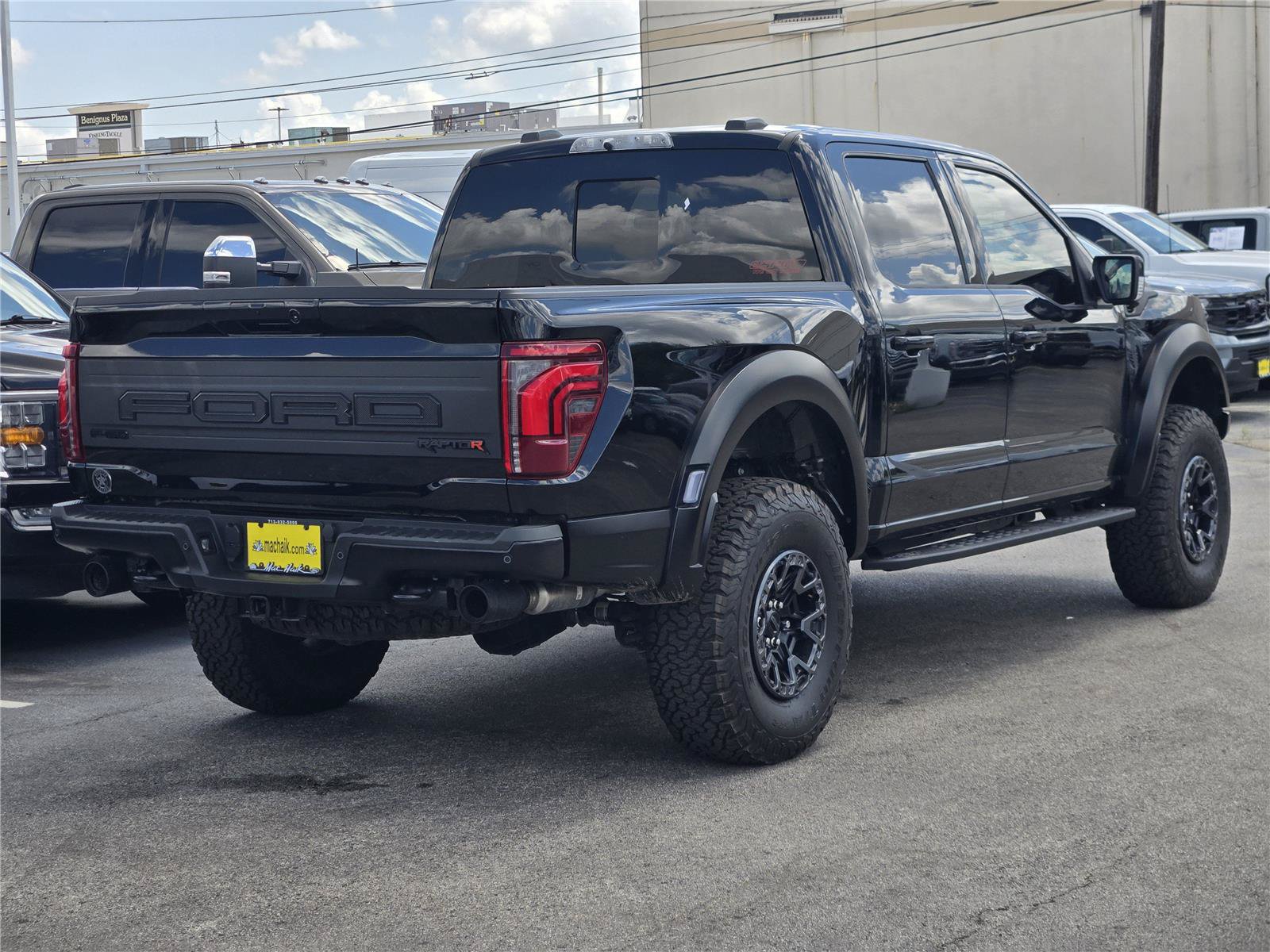 Used 2025 Ford F150 Raptor w/ Equipment Group 803A Raptor R AWD/4WD image 8