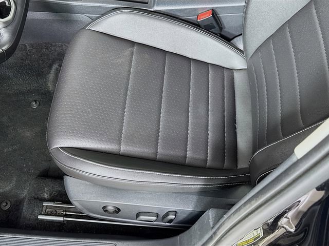 Used 2024 Volkswagen Jetta SE image 19