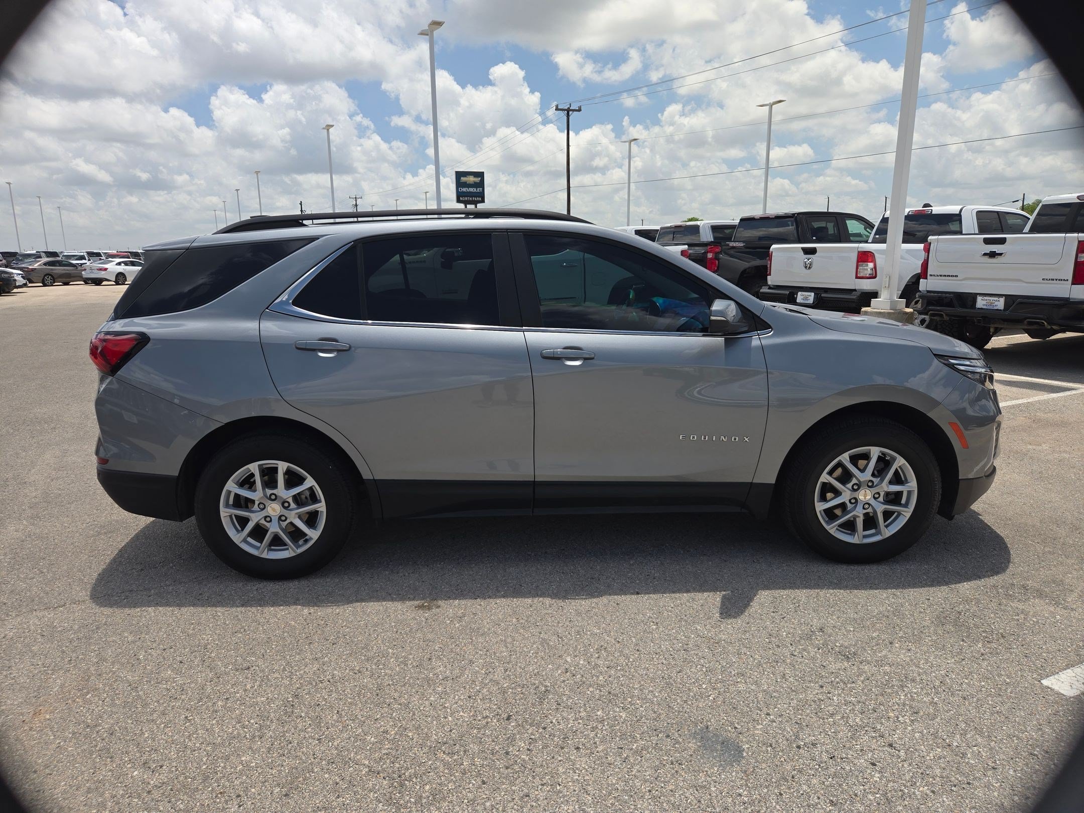 Certified 2023 Chevrolet Equinox LT AWD/4WD image 2