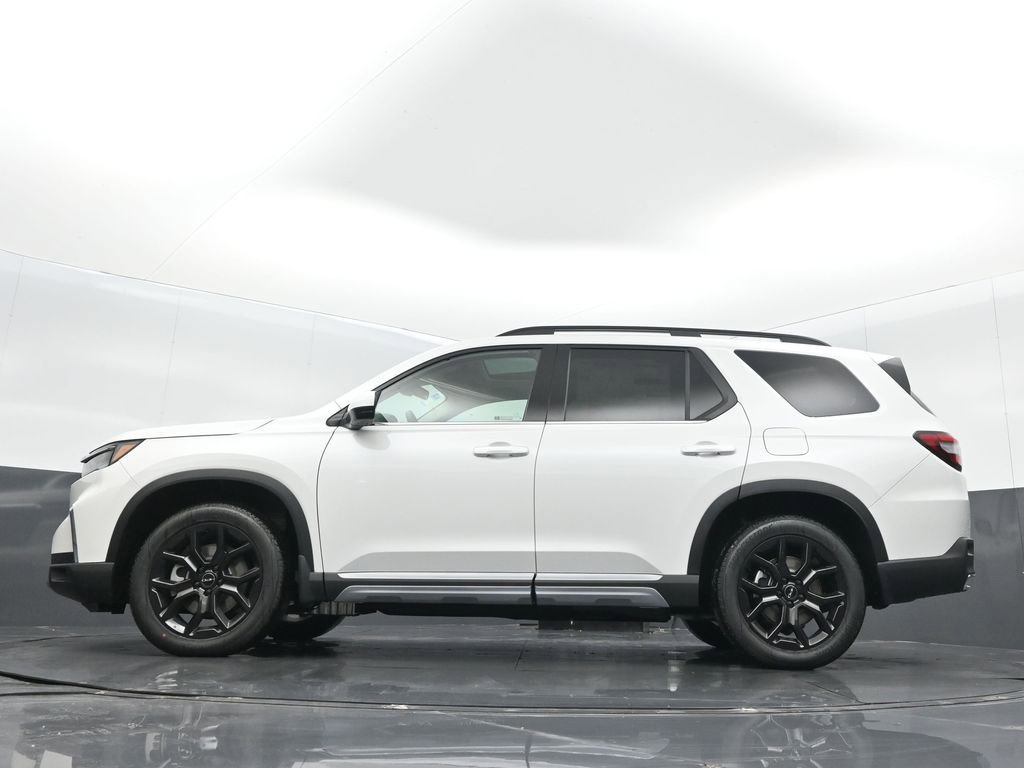 New 2025 Honda Pilot Touring image 14