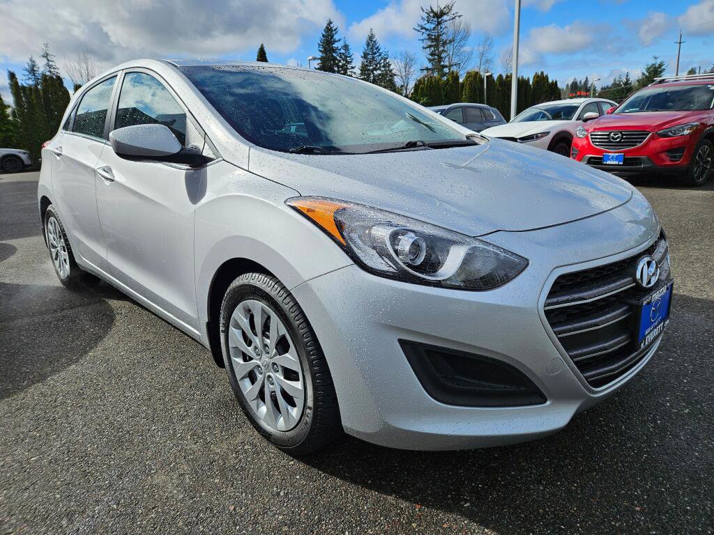 Used 2017 Hyundai Elantra GT image 6