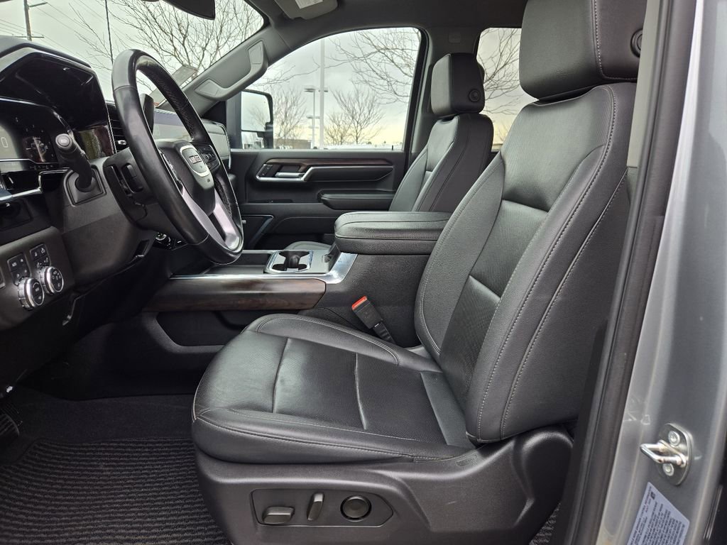 Used 2024 GMC Sierra 3500 SLT w/ SLT Premium Package AWD/4WD image 4