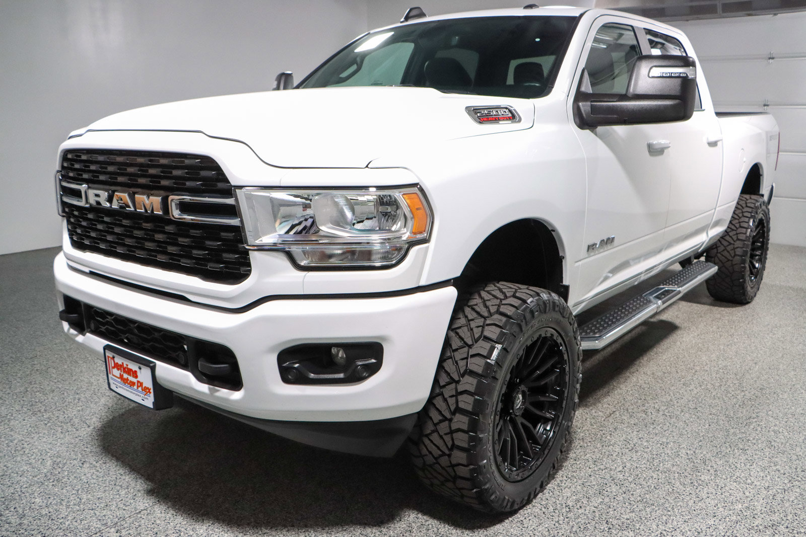 Used 2024 RAM 2500 Big Horn w/ Sport Appearance Package image 32