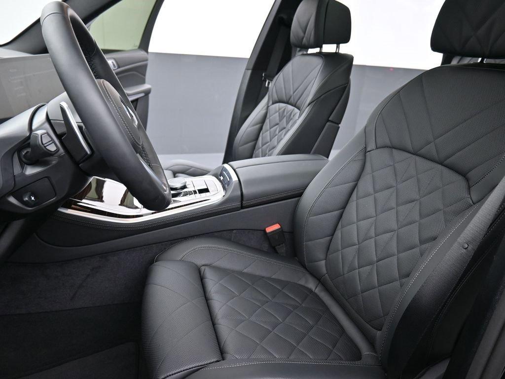 Used 2026 BMW X5 xDrive40i w/ M Sport Package image 11