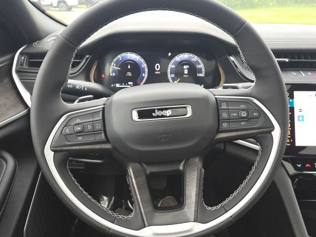 New 2026 Jeep Grand Cherokee Limited AWD/4WD image 17