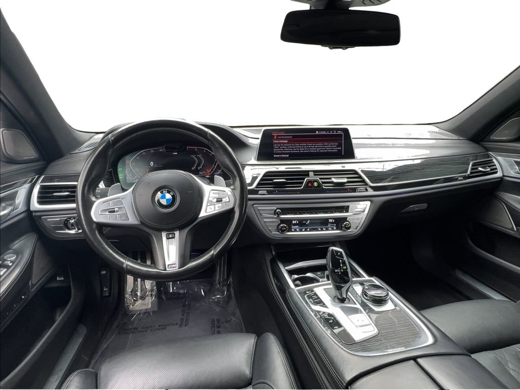 Used 2022 BMW 750i xDrive w/ Executive Package AWD/4WD image 20