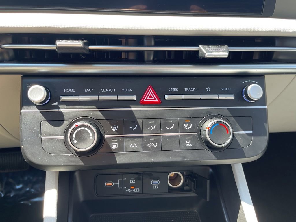 Certified 2025 Hyundai Tucson SE AWD/4WD image 22