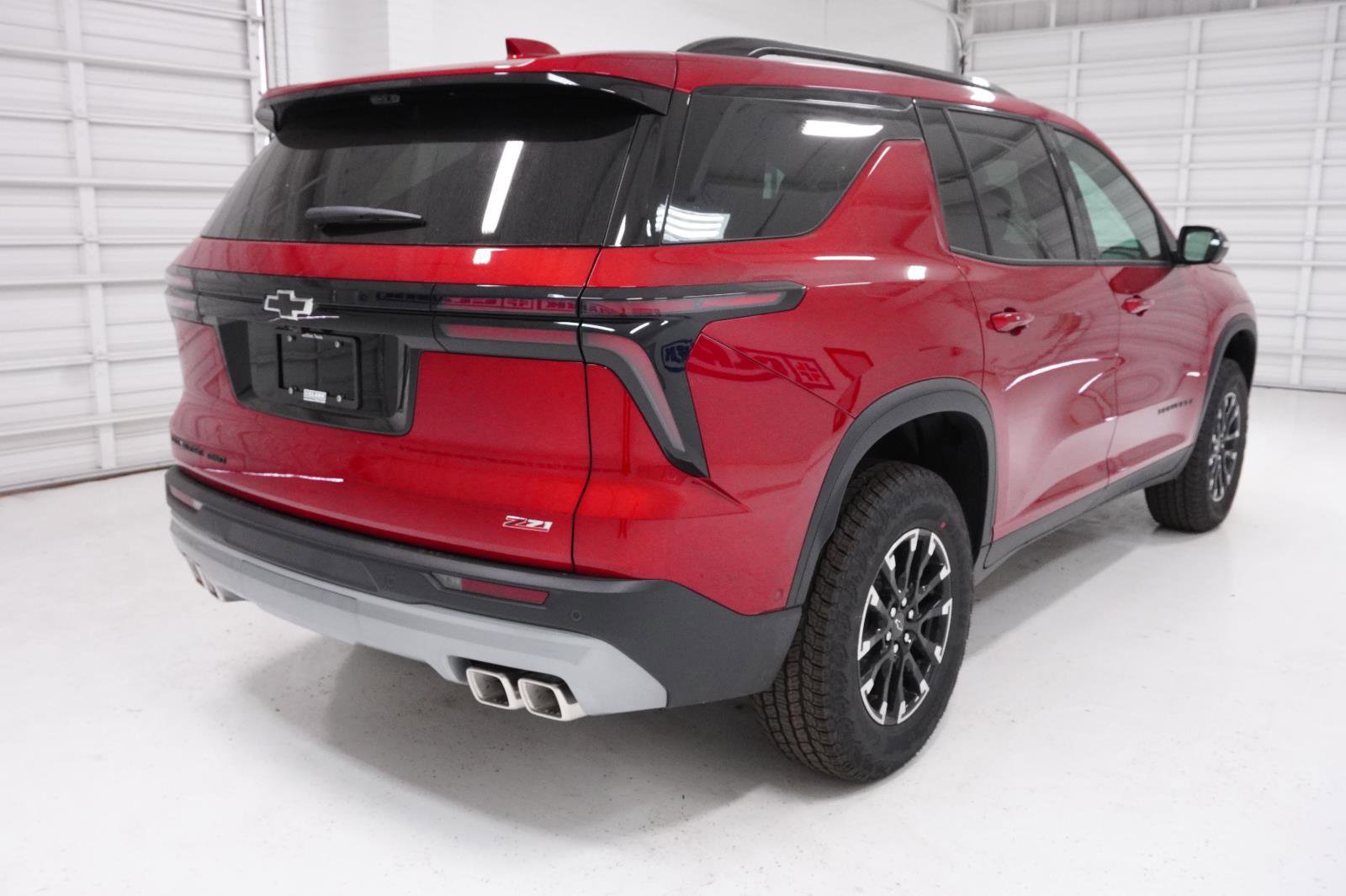 New 2026 Chevrolet Traverse Z71 w/ Enhanced Driving Package AWD/4WD image 5