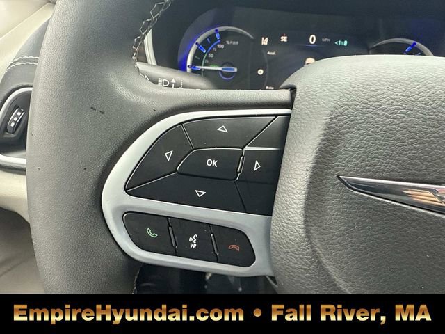 Used 2023 Chrysler Pacifica Limited image 30