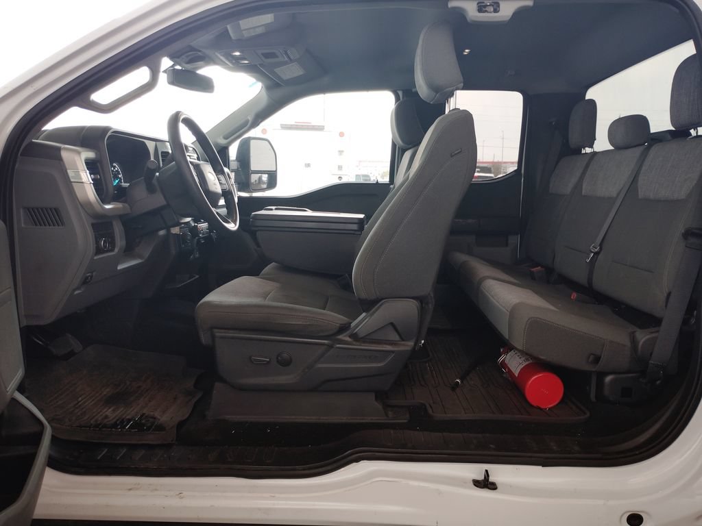 Used 2023 Ford F250 XLT AWD/4WD image 22