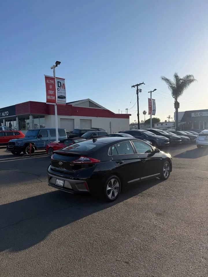 Used 2017 Hyundai Ioniq Electric FWD image 5
