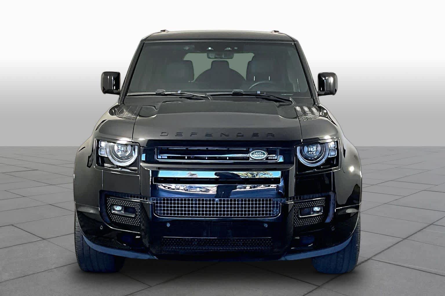 Used 2024 Land Rover Defender 110 X-Dynamic SE AWD/4WD image 4