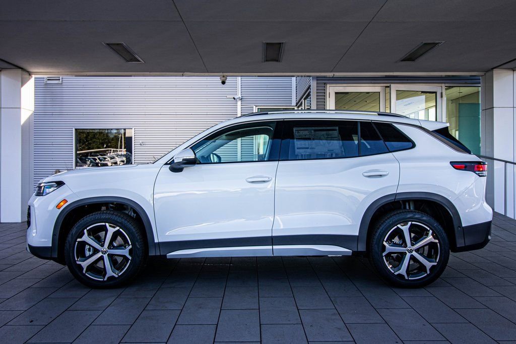 New 2026 Volkswagen Tiguan SE image 12