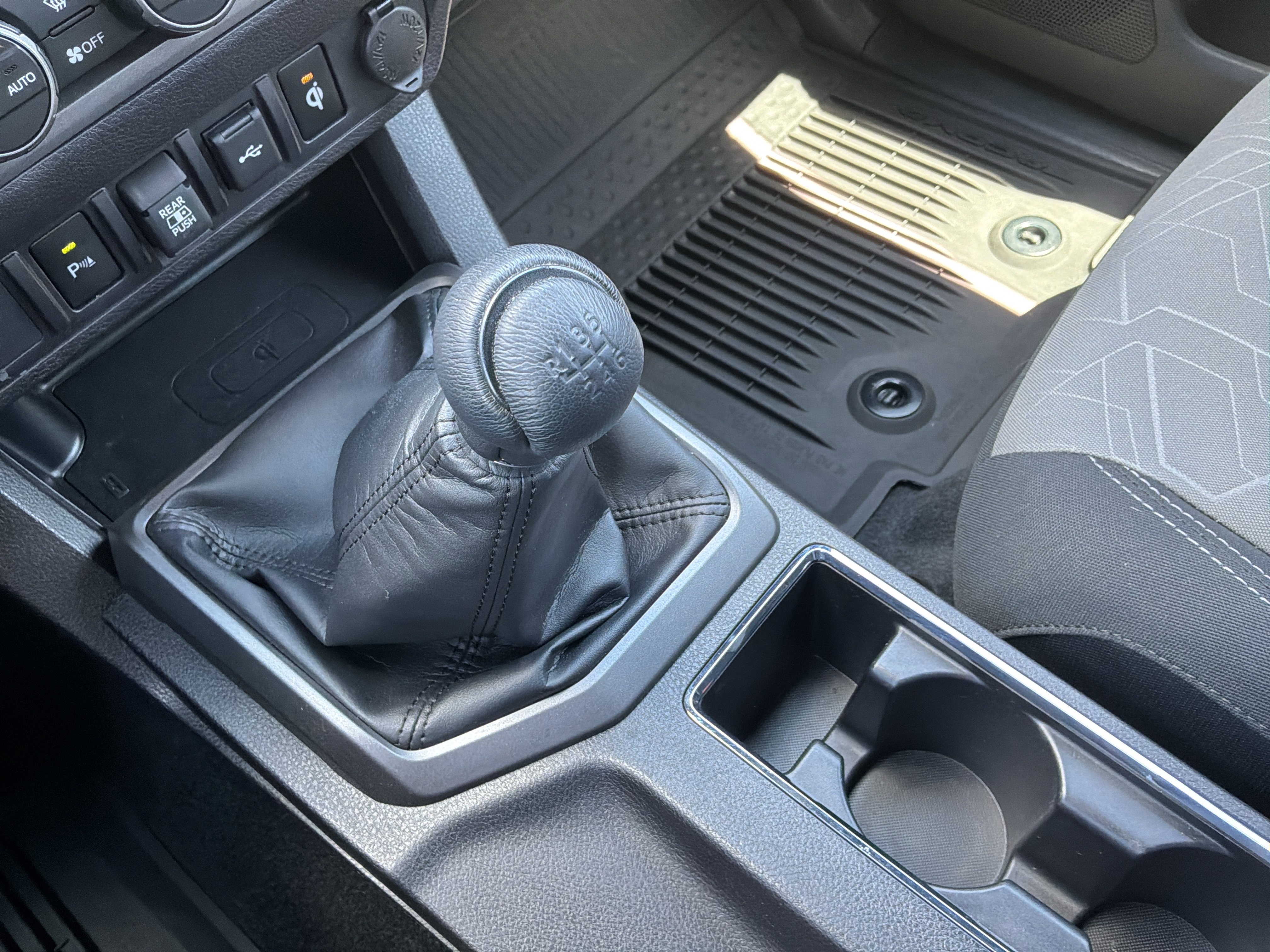 Used 2022 Toyota Tacoma TRD Sport w/ Technology Package AWD/4WD image 26