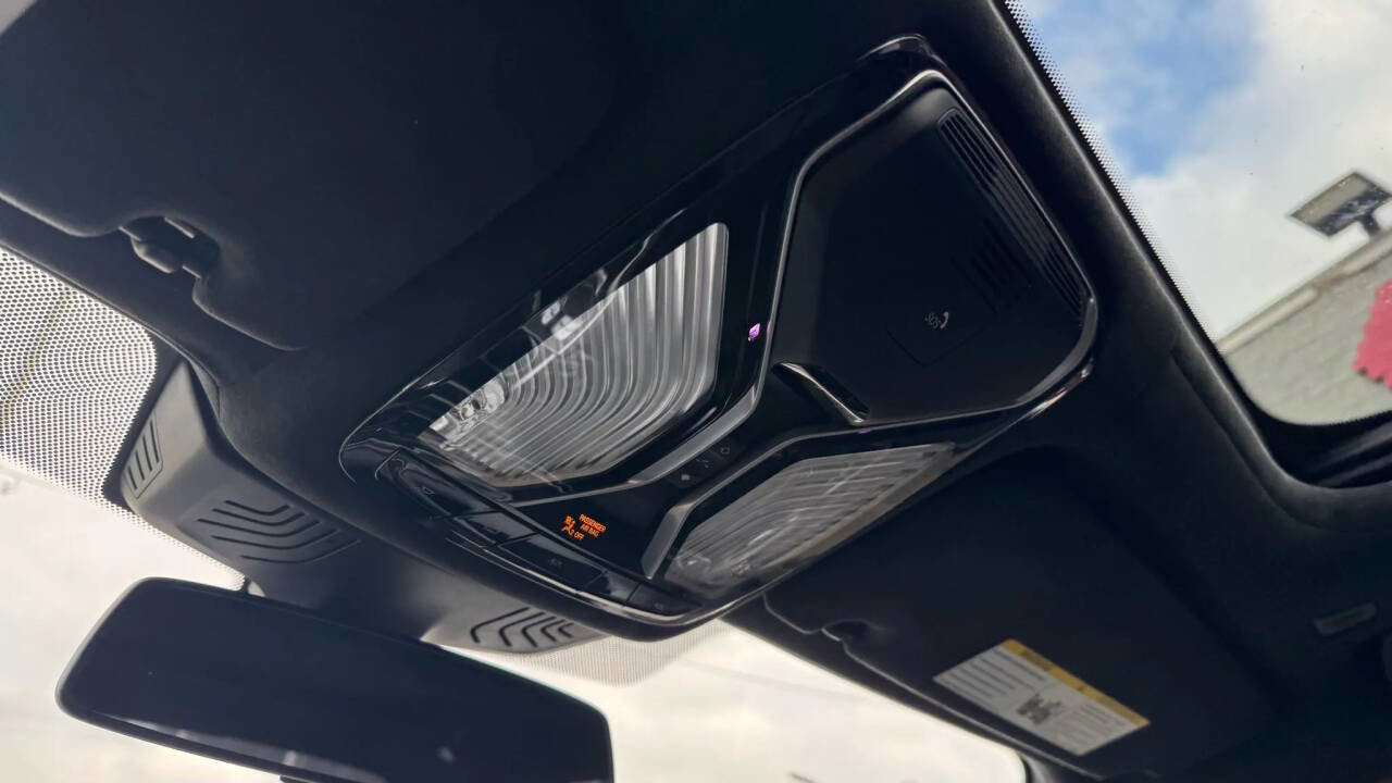 Used 2016 BMW 750i xDrive image 34