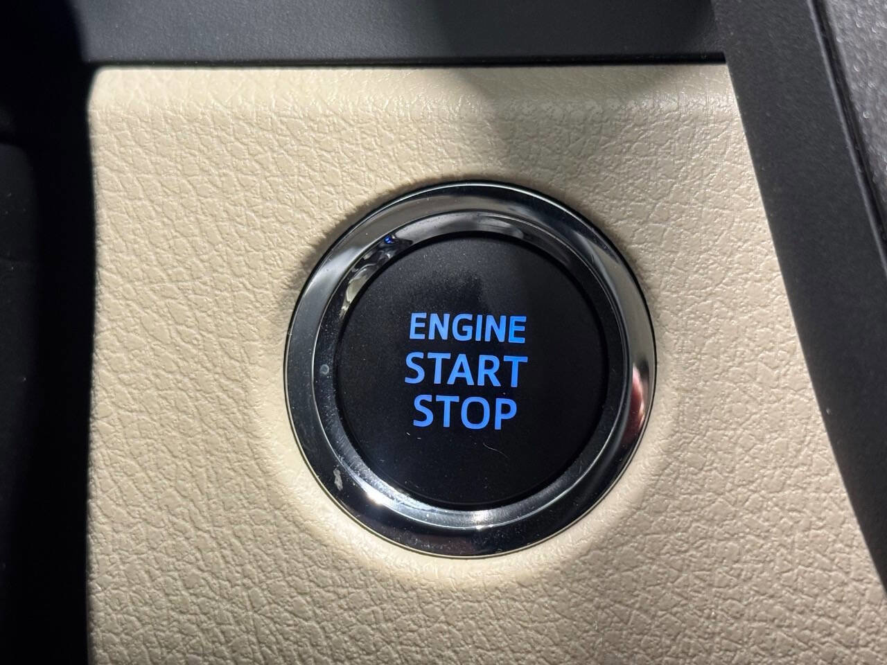 Used 2022 Toyota Camry XLE image 33