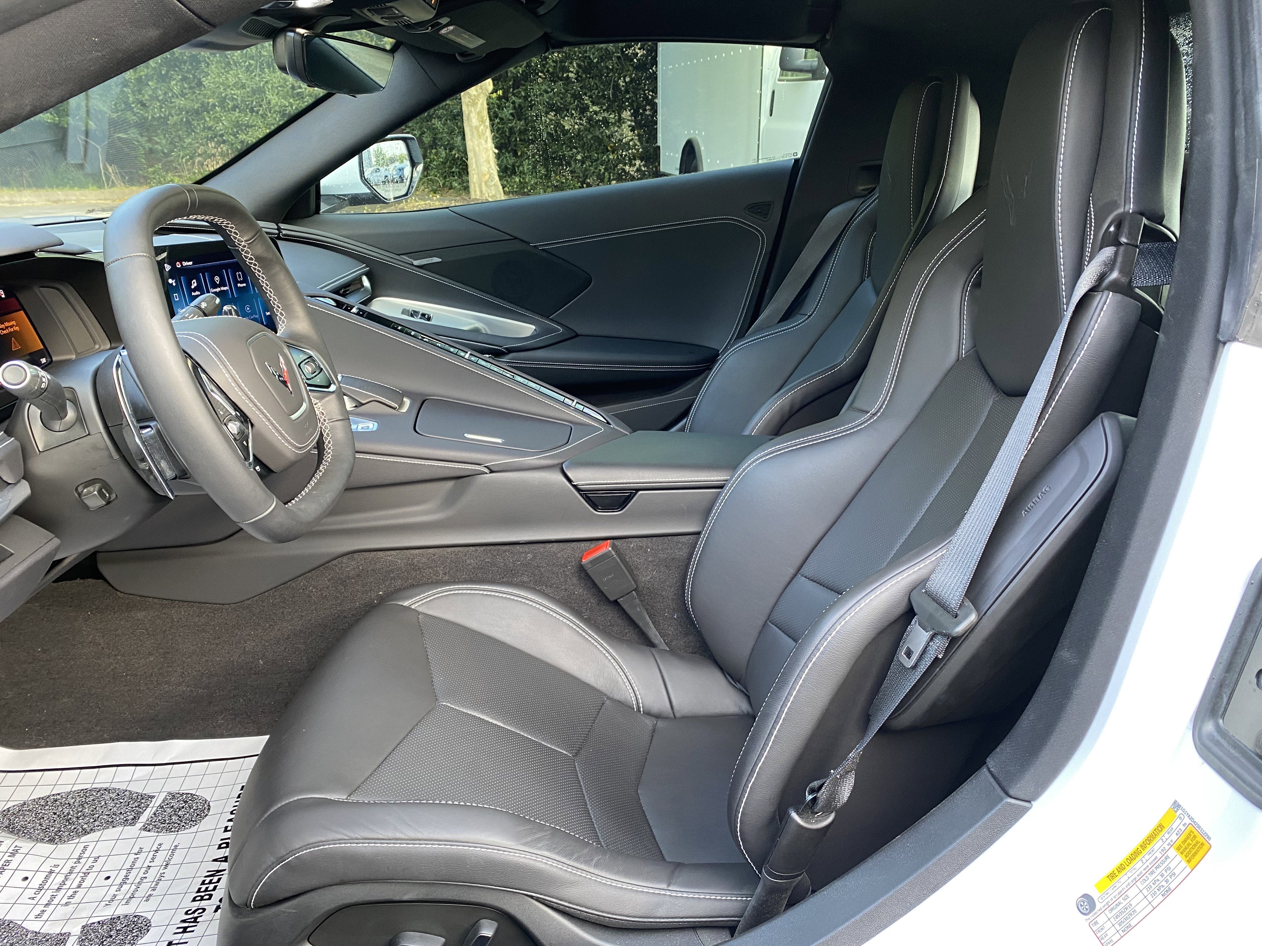 Used 2025 Chevrolet Corvette Stingray Coupe w/ 1LT image 33