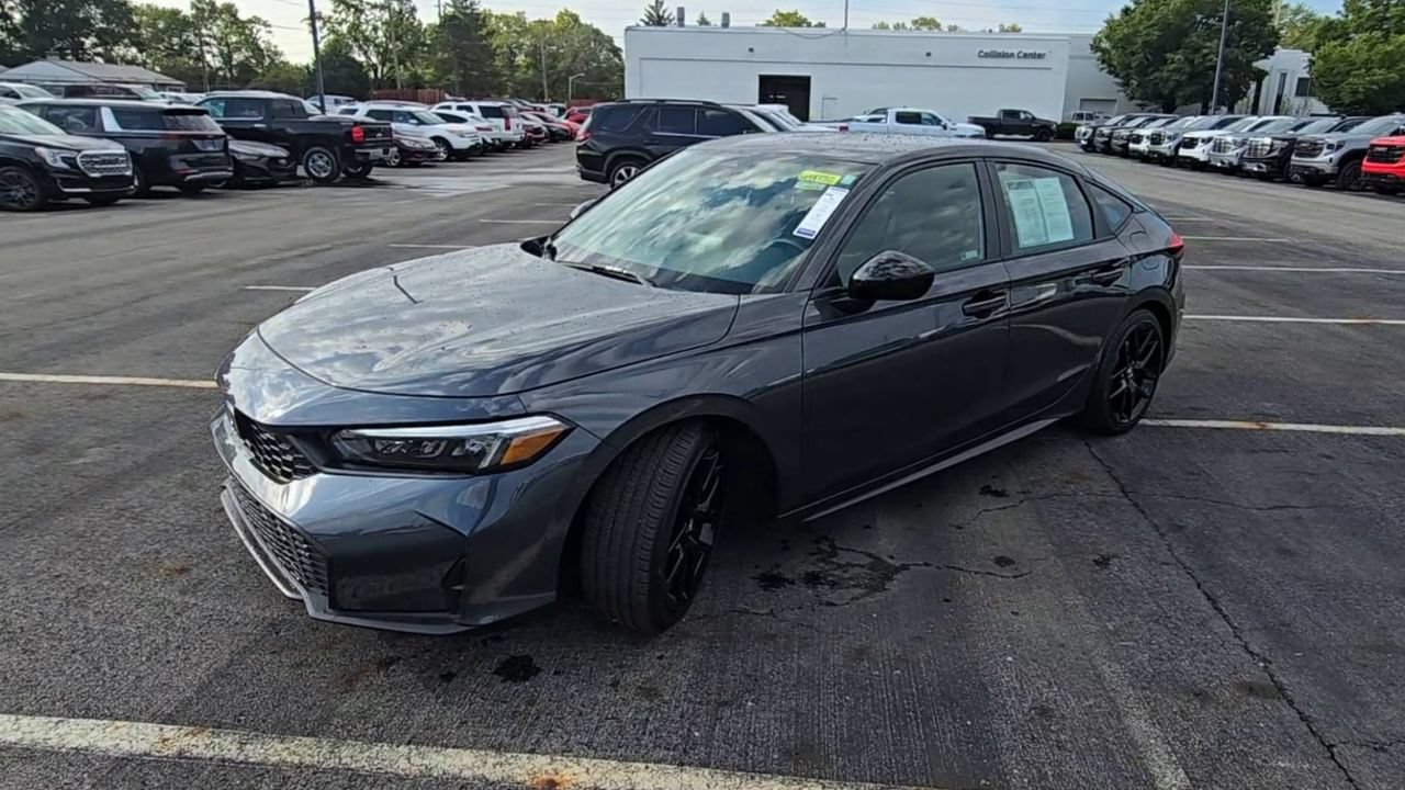 Used 2025 Honda Civic Sport image 4