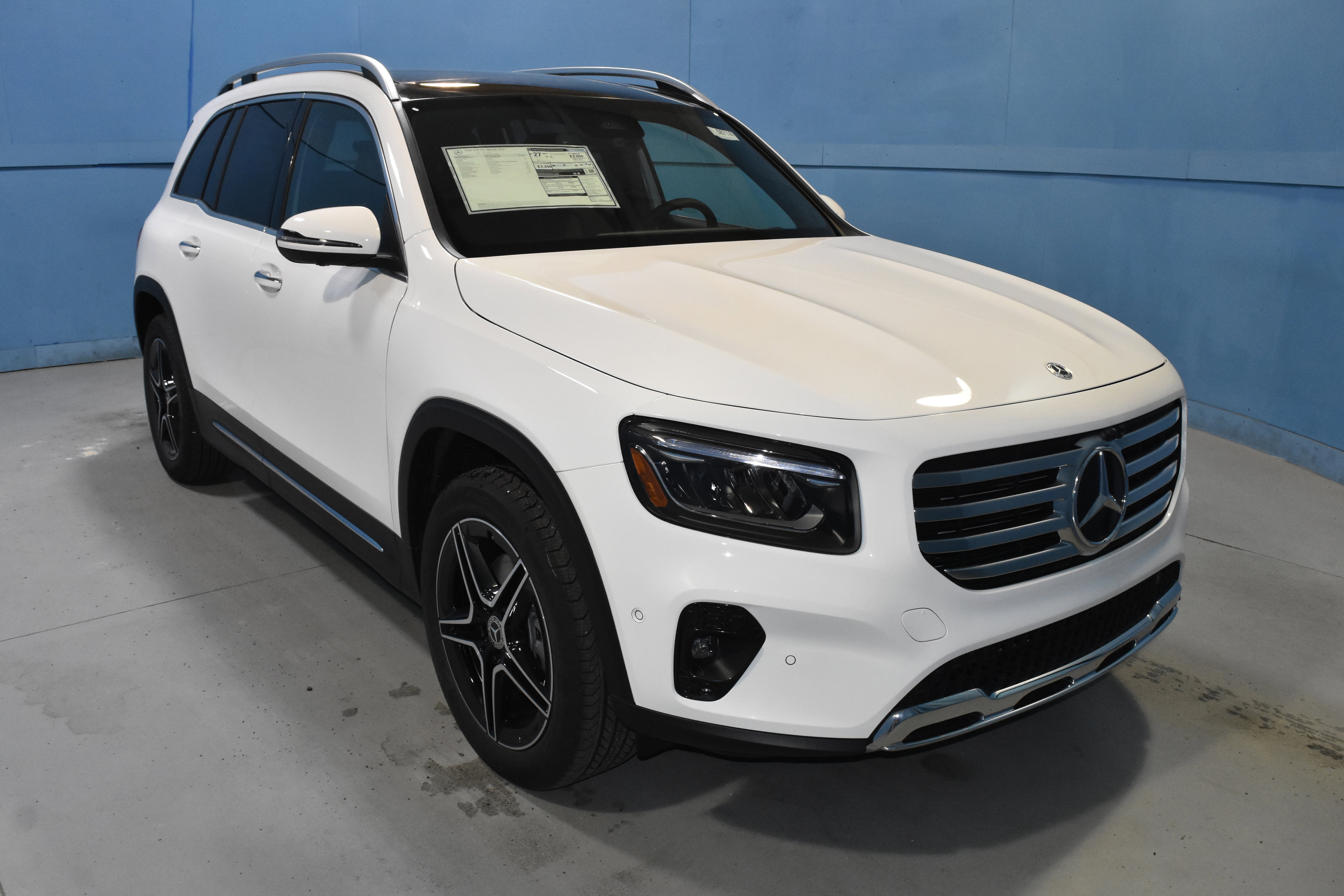New 2026 Mercedes-Benz GLB 250 4MATIC image 1