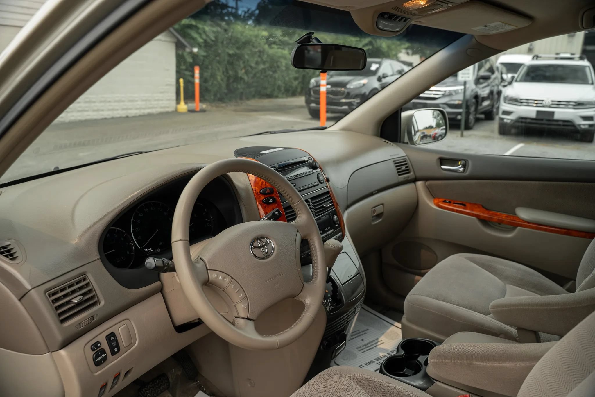 Used 2006 Toyota Sienna XLE Limited FWD image 6