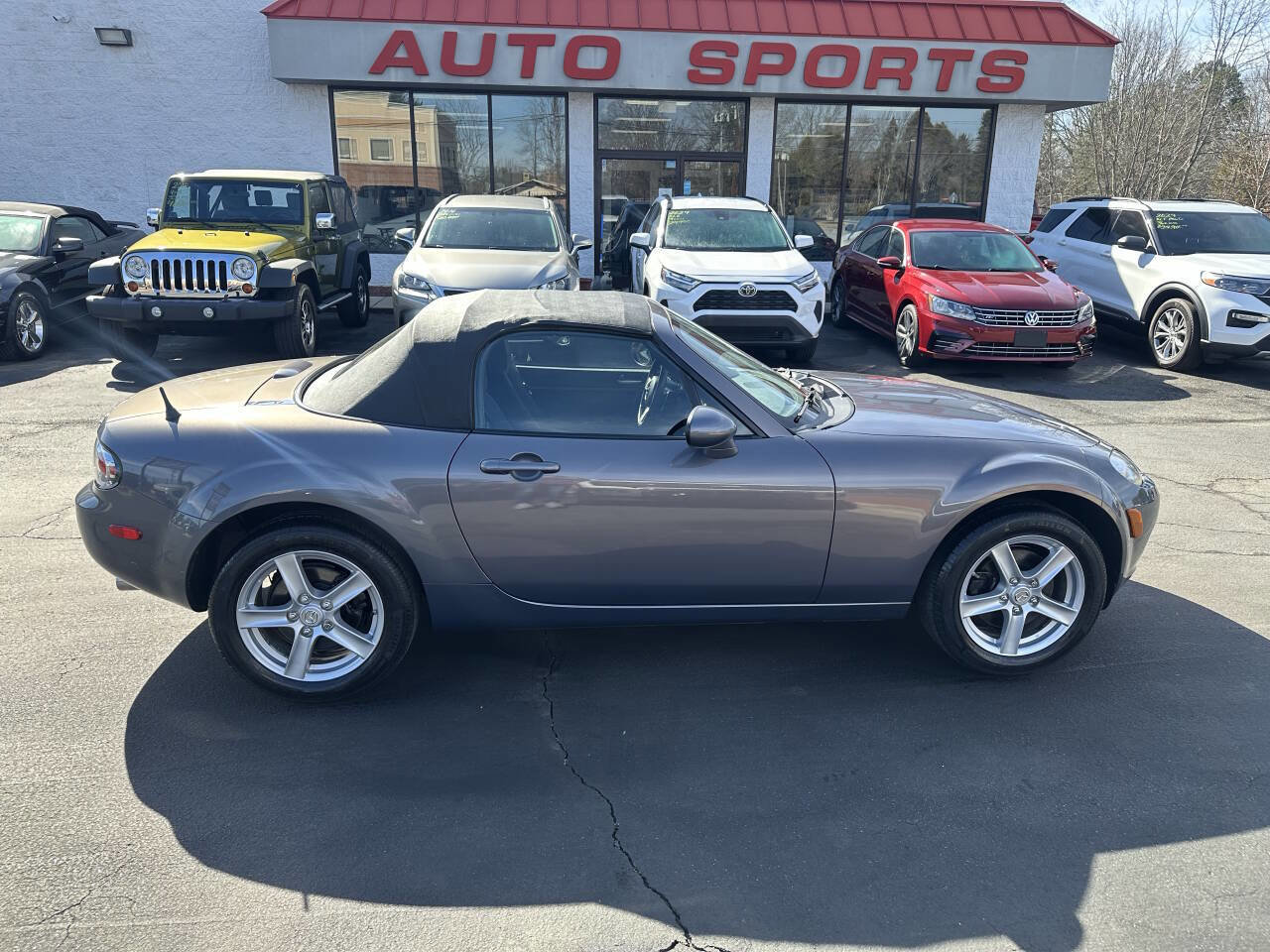 Used 2008 MAZDA MX-5 Miata Sport image 4