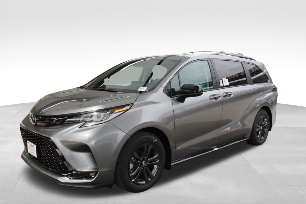 New 2026 Toyota Sienna XSE image 7