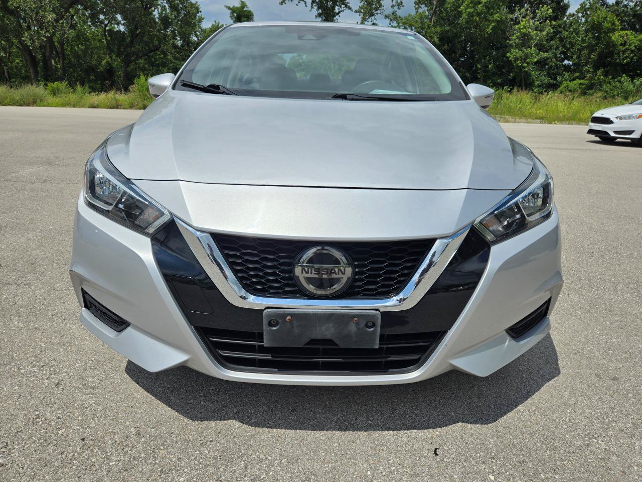 Used 2021 Nissan Versa SV FWD image 2