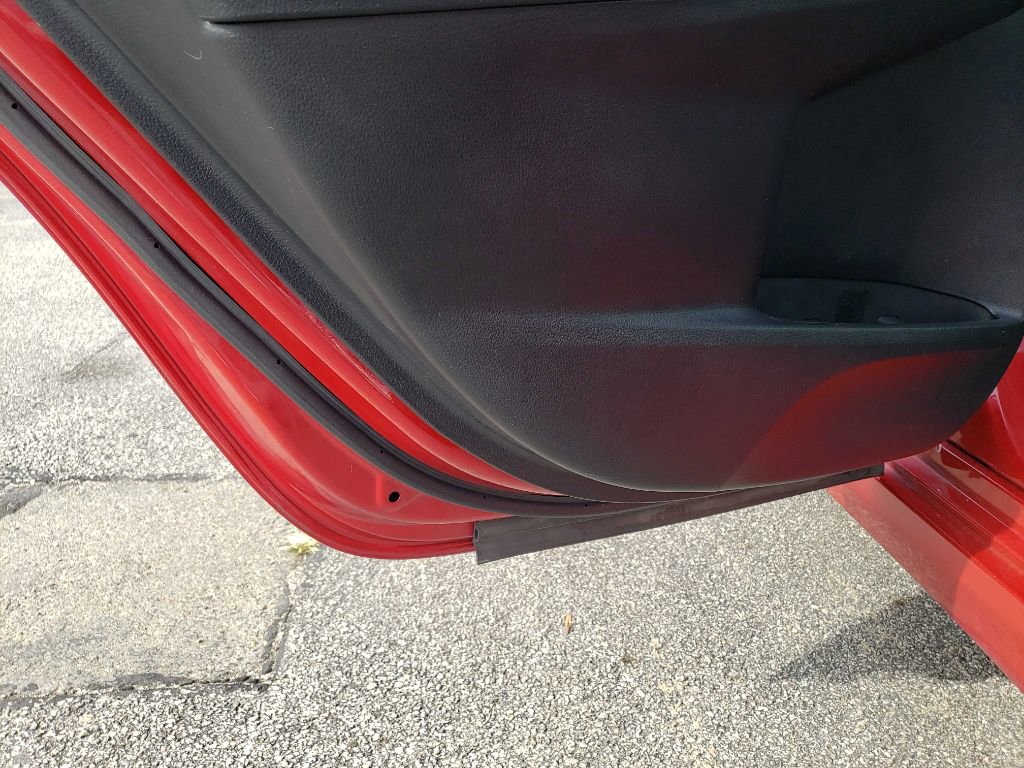 Used 2013 Toyota Camry SE image 32