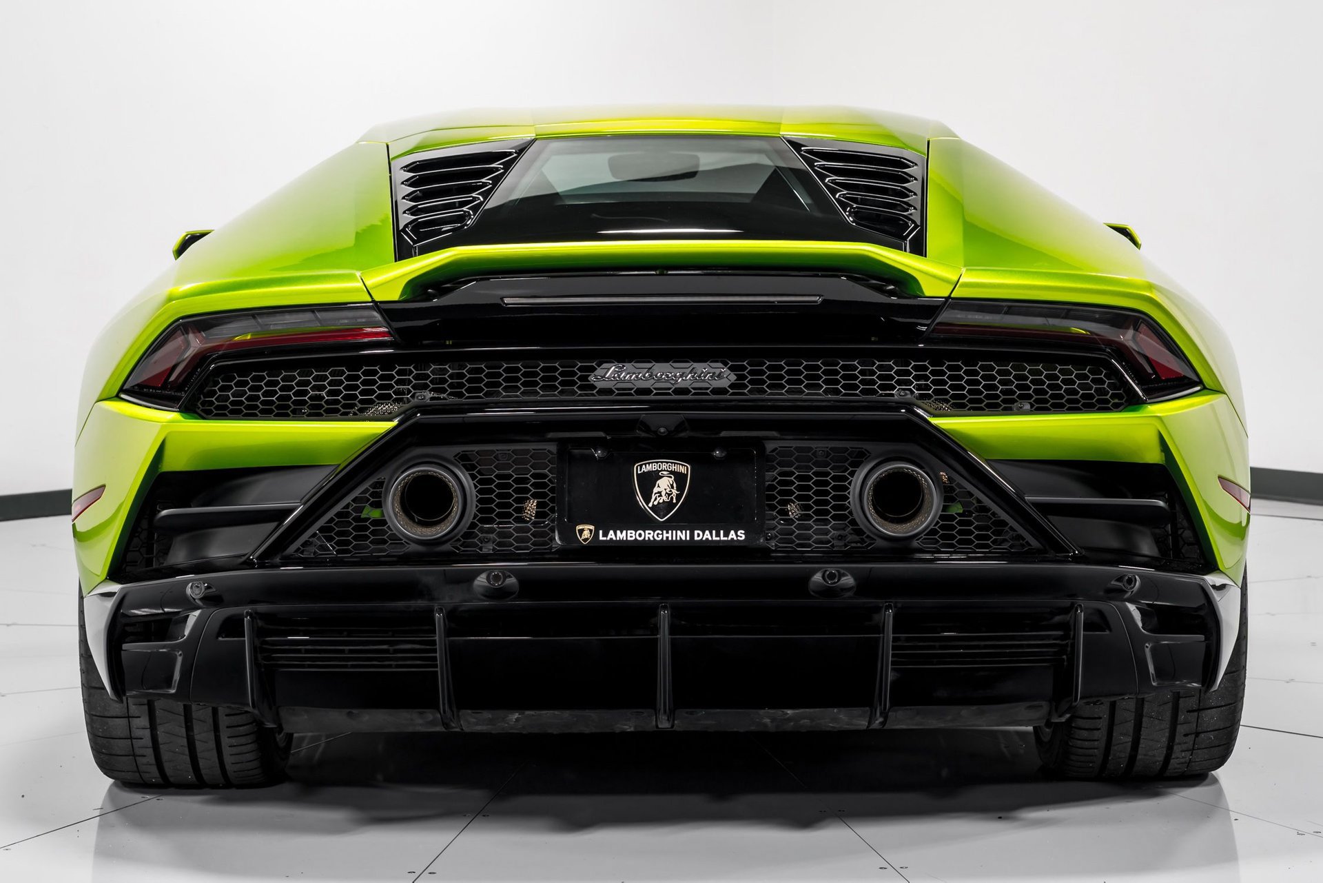 Used 2023 Lamborghini Huracan EVO image 4