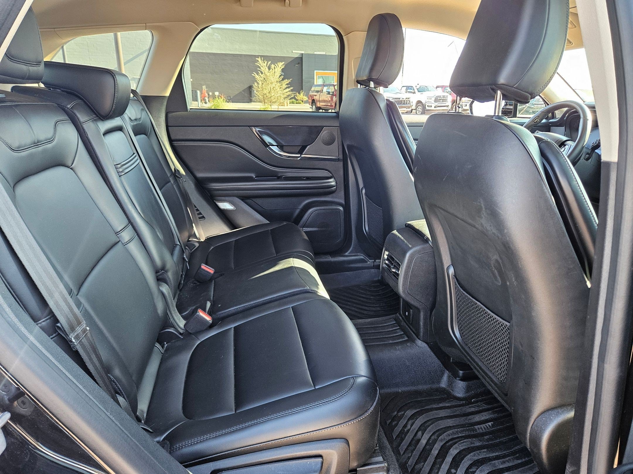 Used 2023 Lincoln Corsair AWD image 25