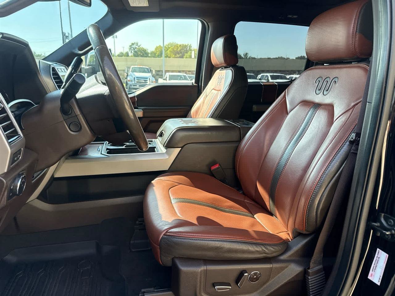 Used 2019 Ford F350 King Ranch w/ King Ranch Ultimate Package AWD/4WD image 15
