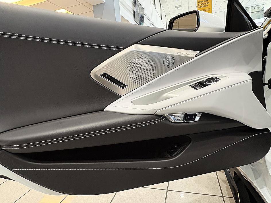 Used 2026 Chevrolet Corvette Z06 RWD image 12