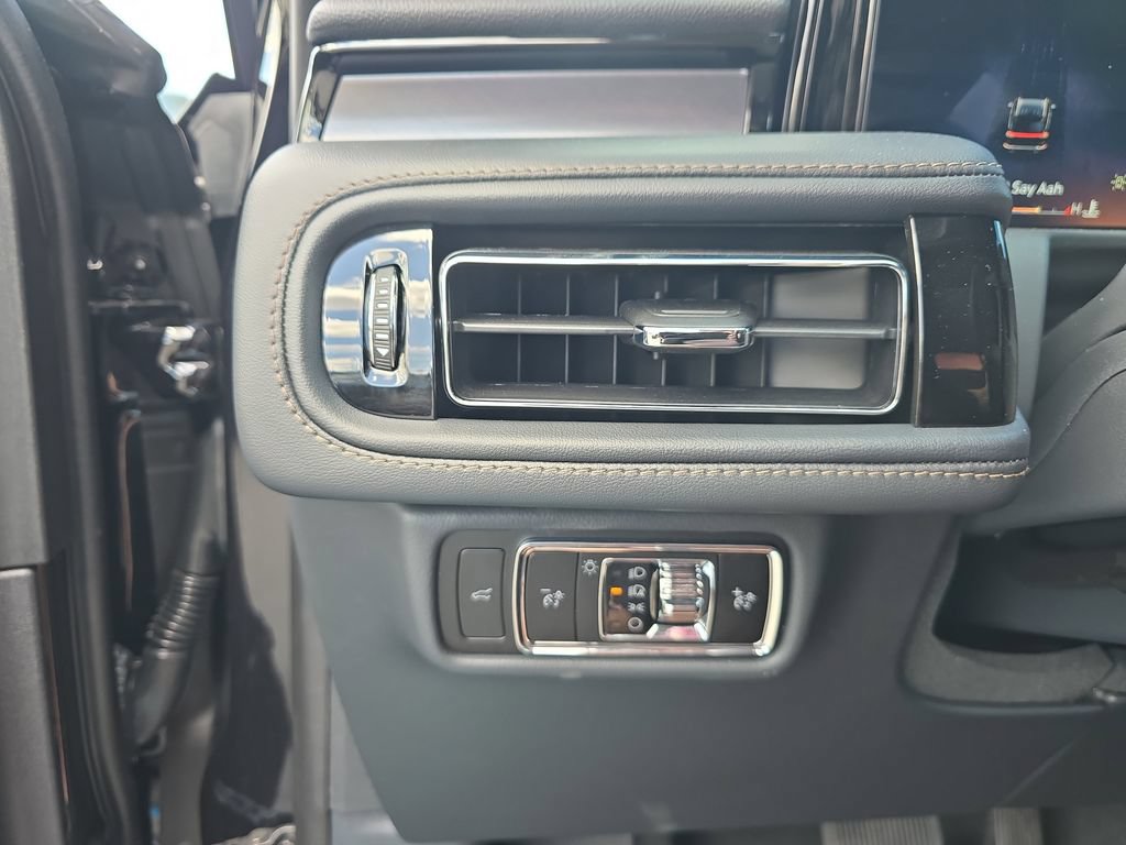 New 2026 Lincoln Aviator 2WD image 23