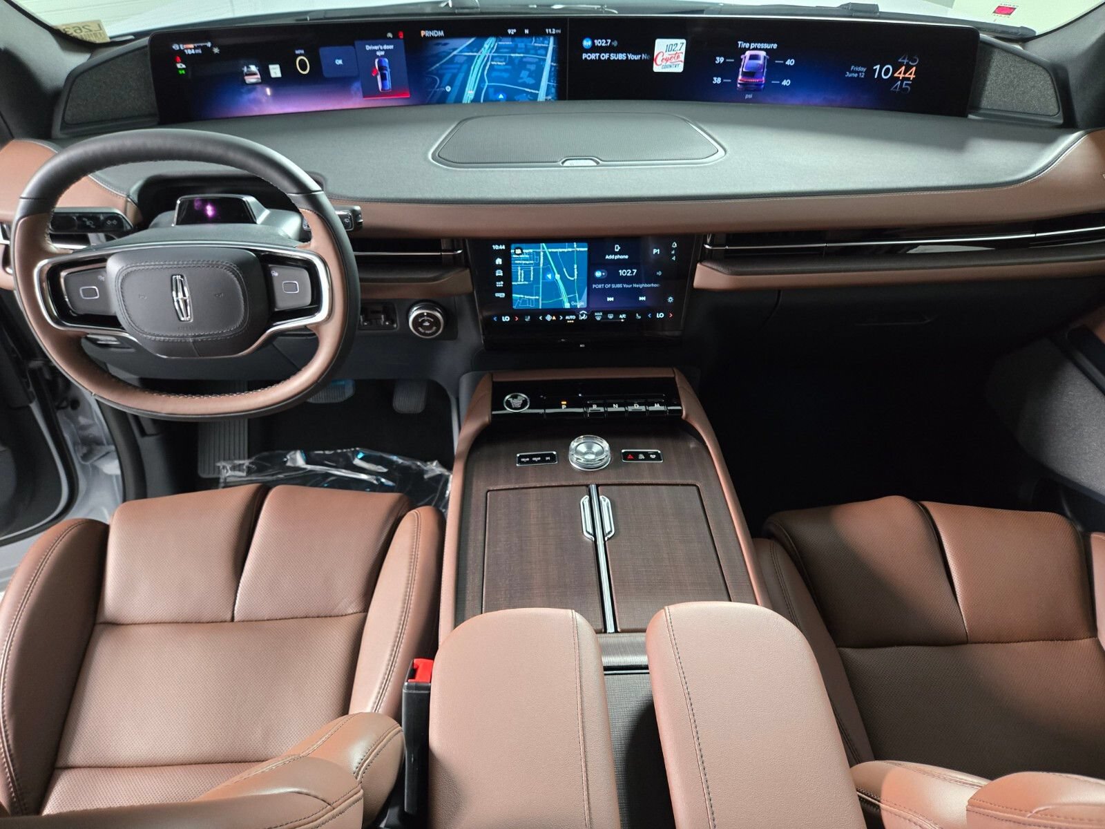 New 2026 Lincoln Navigator L Reserve AWD/4WD image 16