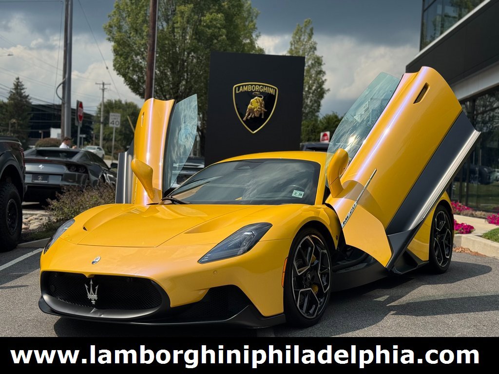 Used 2023 Maserati MC20 Coupe image 2