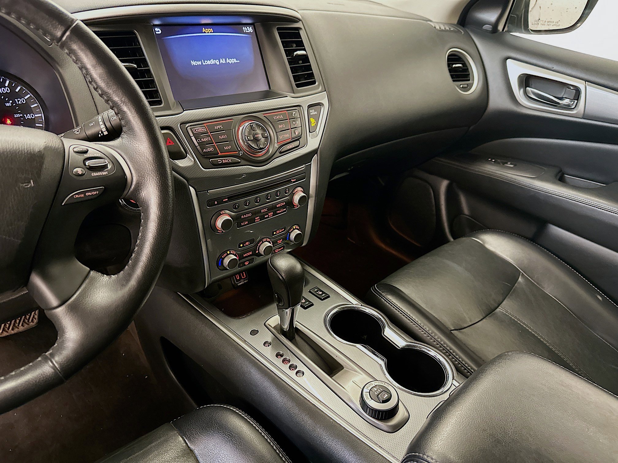 Used 2020 Nissan Pathfinder SL AWD/4WD image 26