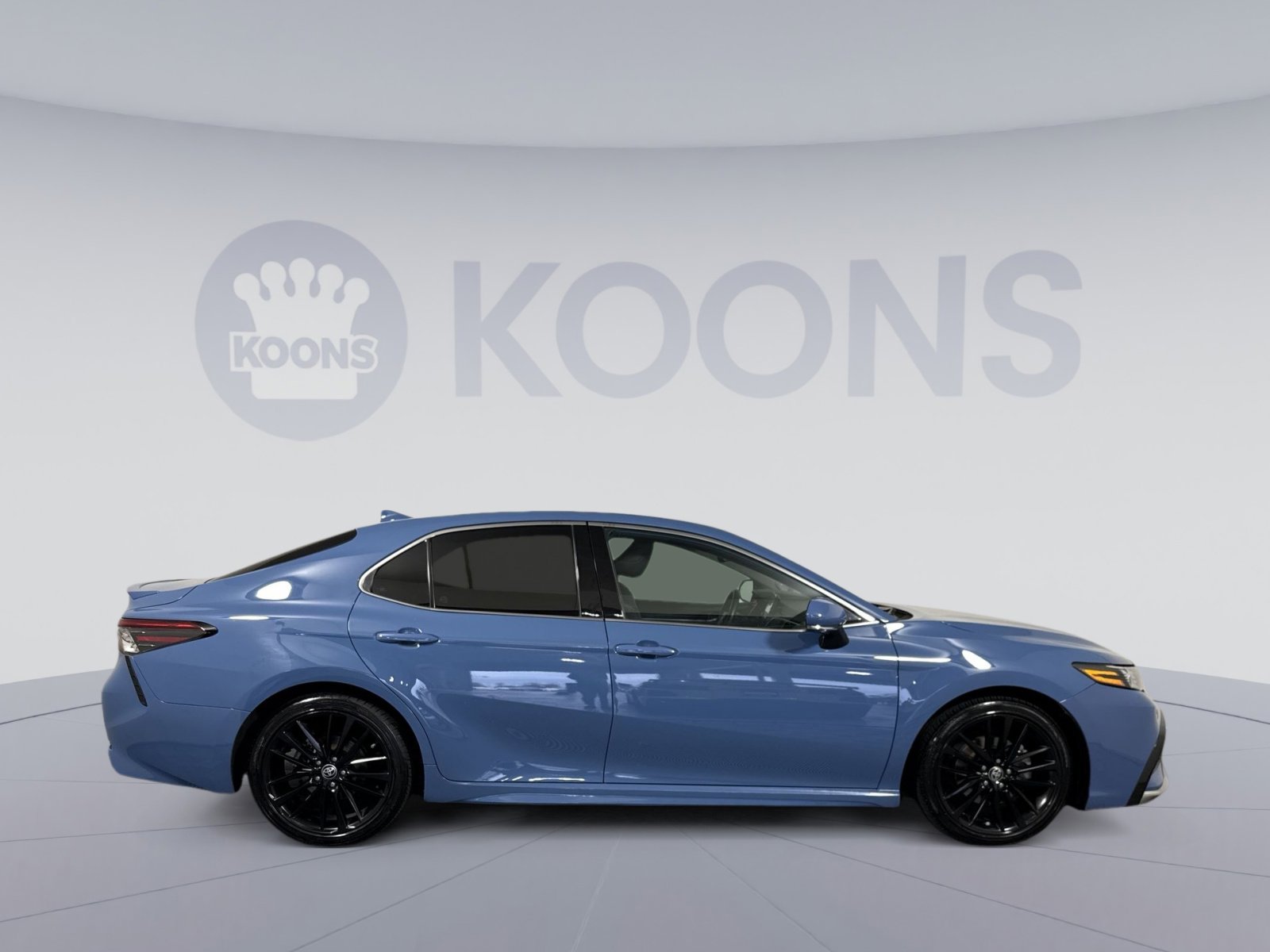 Used 2023 Toyota Camry XSE w/ Navigation Package FWD image 5