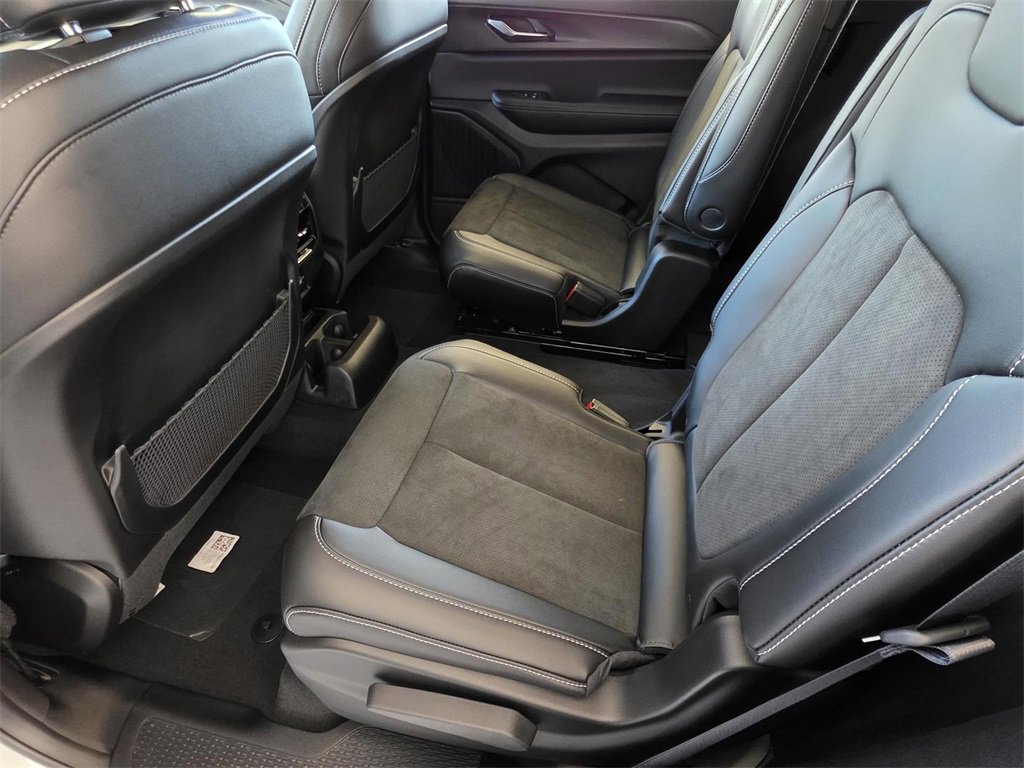 New 2025 Jeep Grand Cherokee L Altitude image 9