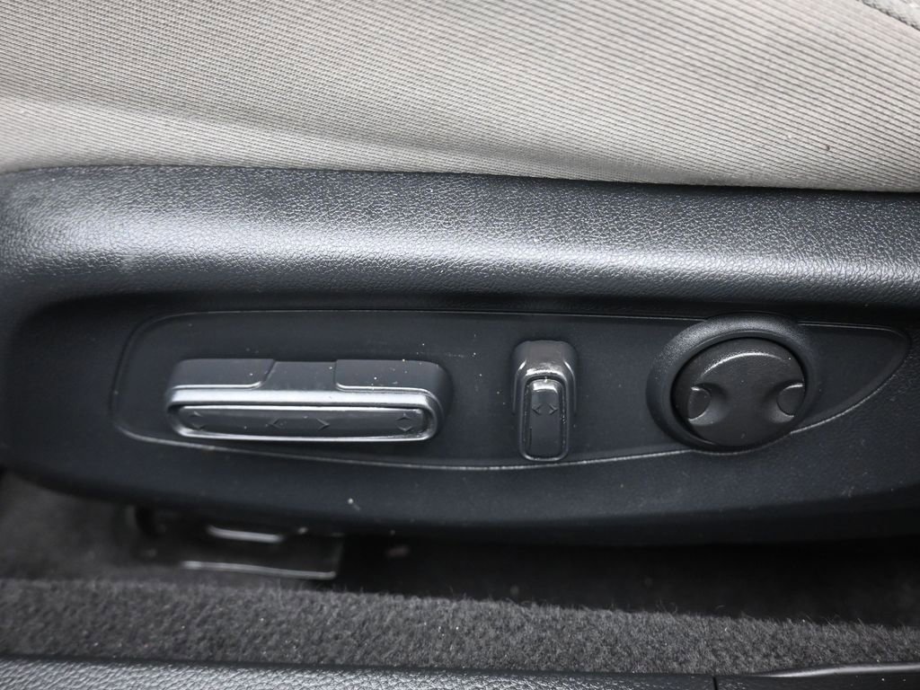 Used 2023 Honda Accord EX image 12