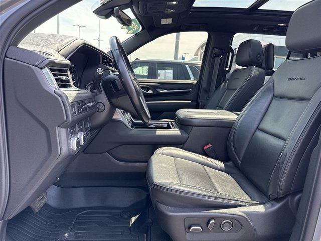 Certified 2021 GMC Yukon Denali w/ Denali Premium Package AWD/4WD image 24
