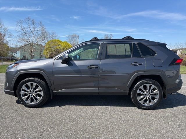 Used 2023 Toyota RAV4 XLE Premium image 5