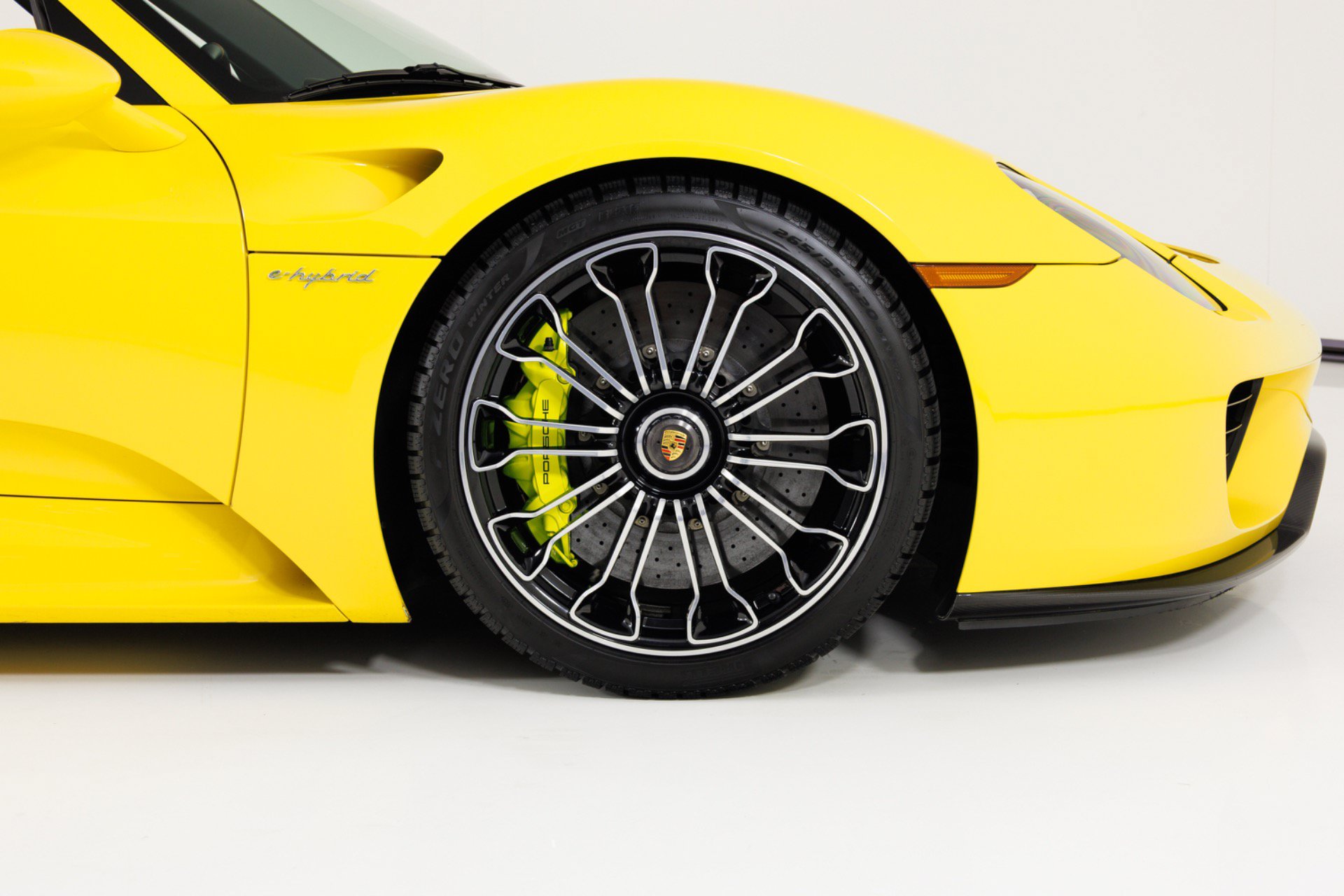 Used 2015 Porsche 918 Spyder AWD/4WD image 15