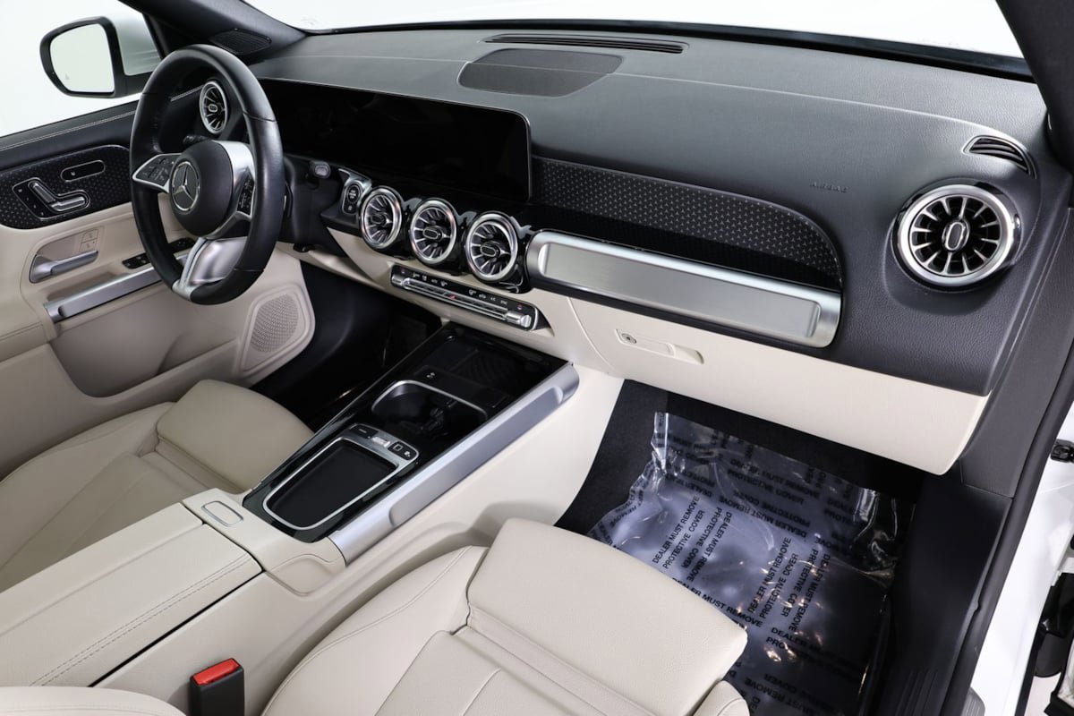 Used 2025 Mercedes-Benz GLB 250 4MATIC image 28