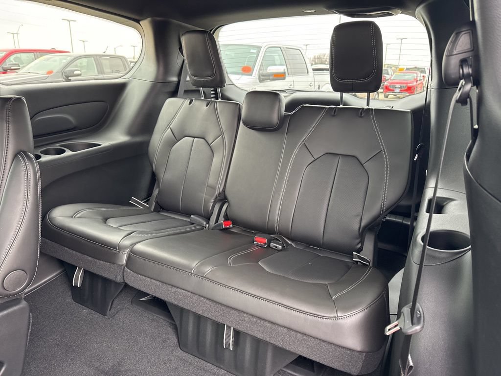 New 2026 Chrysler Pacifica Select AWD/4WD image 23
