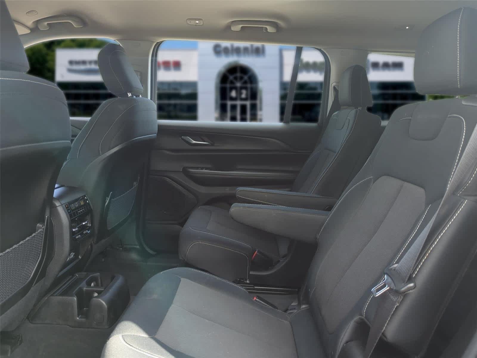 Used 2023 Jeep Grand Cherokee L Laredo AWD/4WD image 28