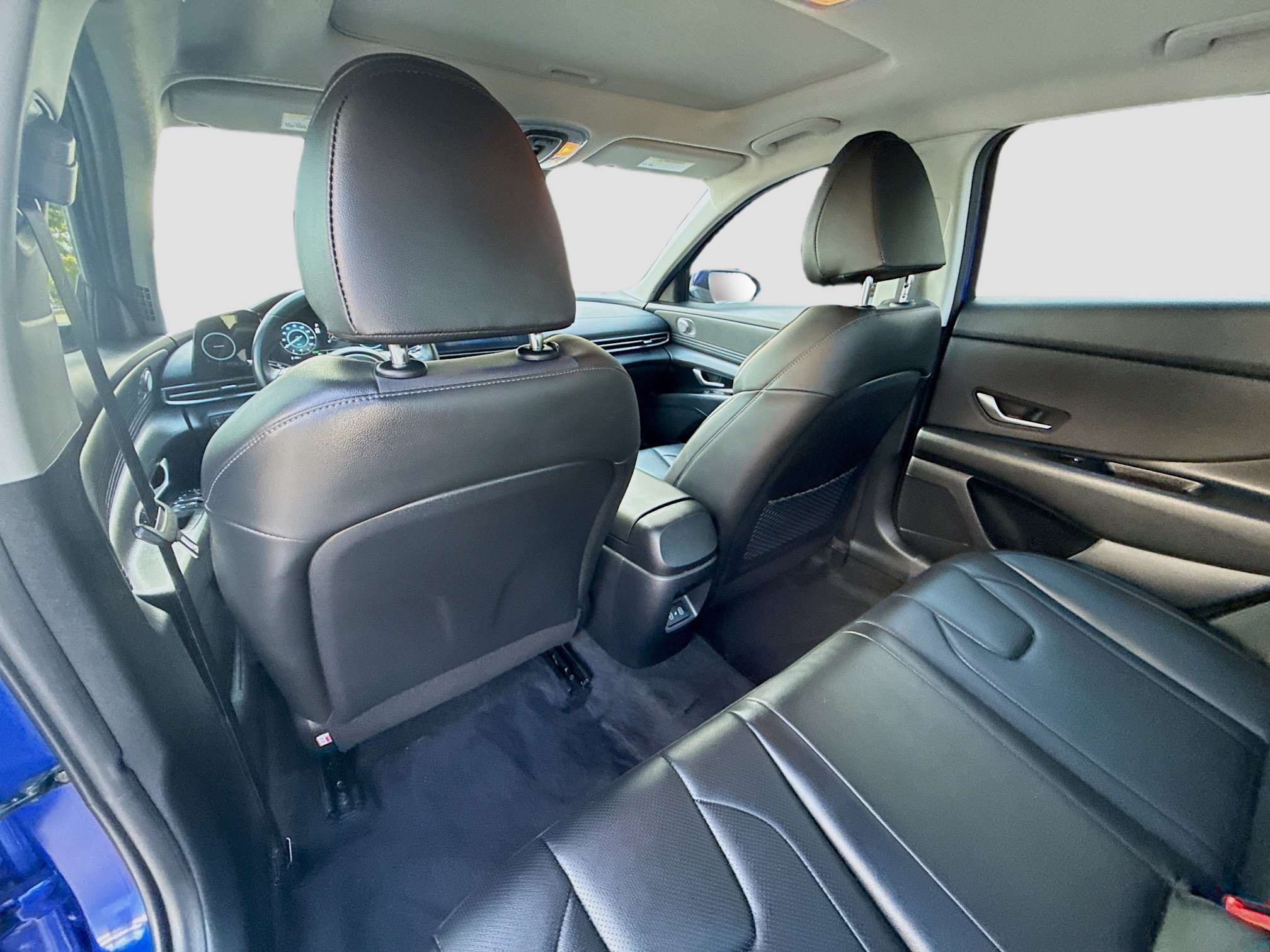 Used 2024 Hyundai Elantra Limited FWD image 21