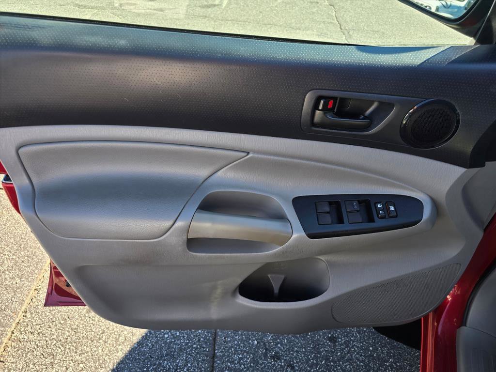 Used 2015 Toyota Tacoma PreRunner RWD image 8