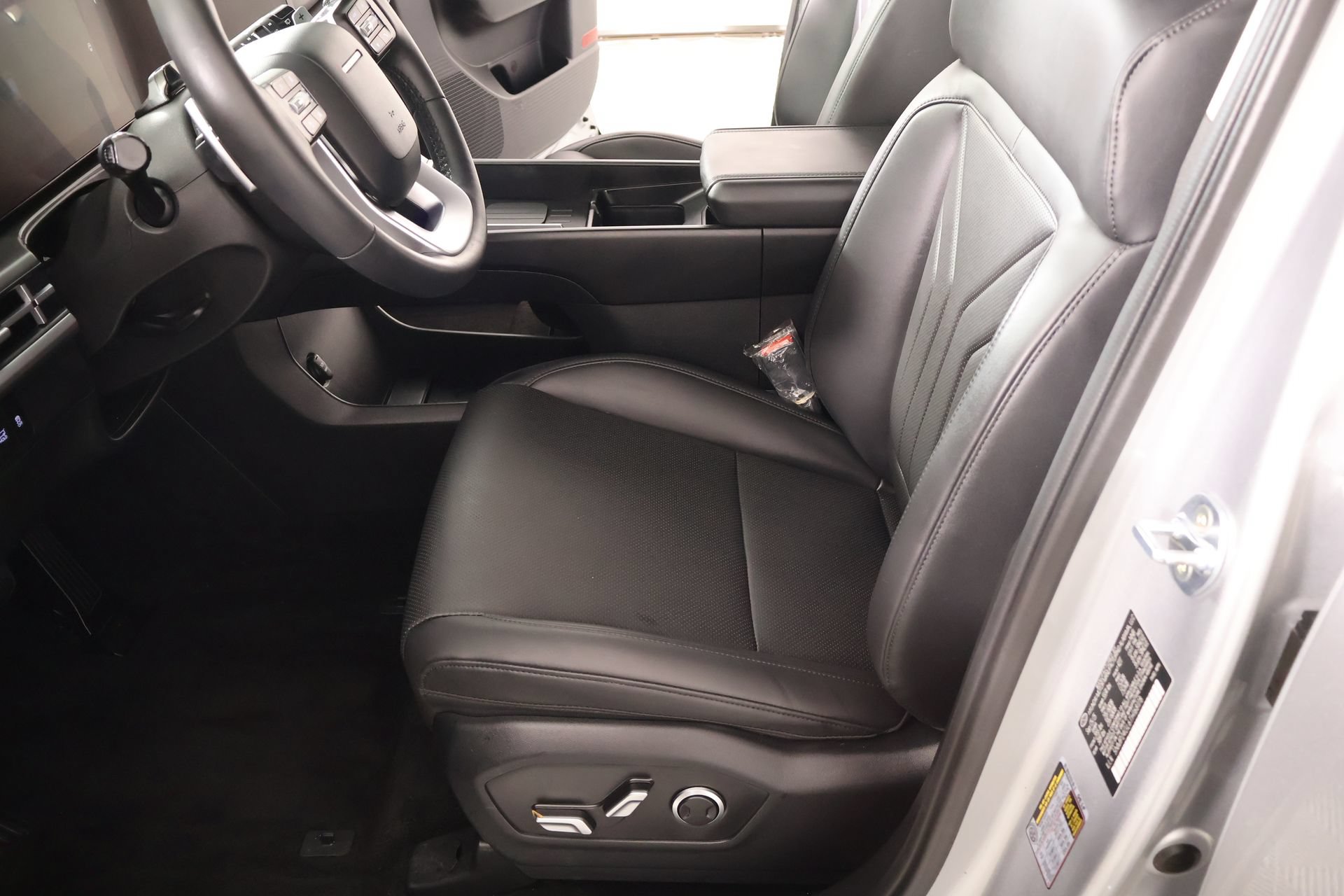 Certified 2026 Hyundai Santa Fe SEL FWD image 10