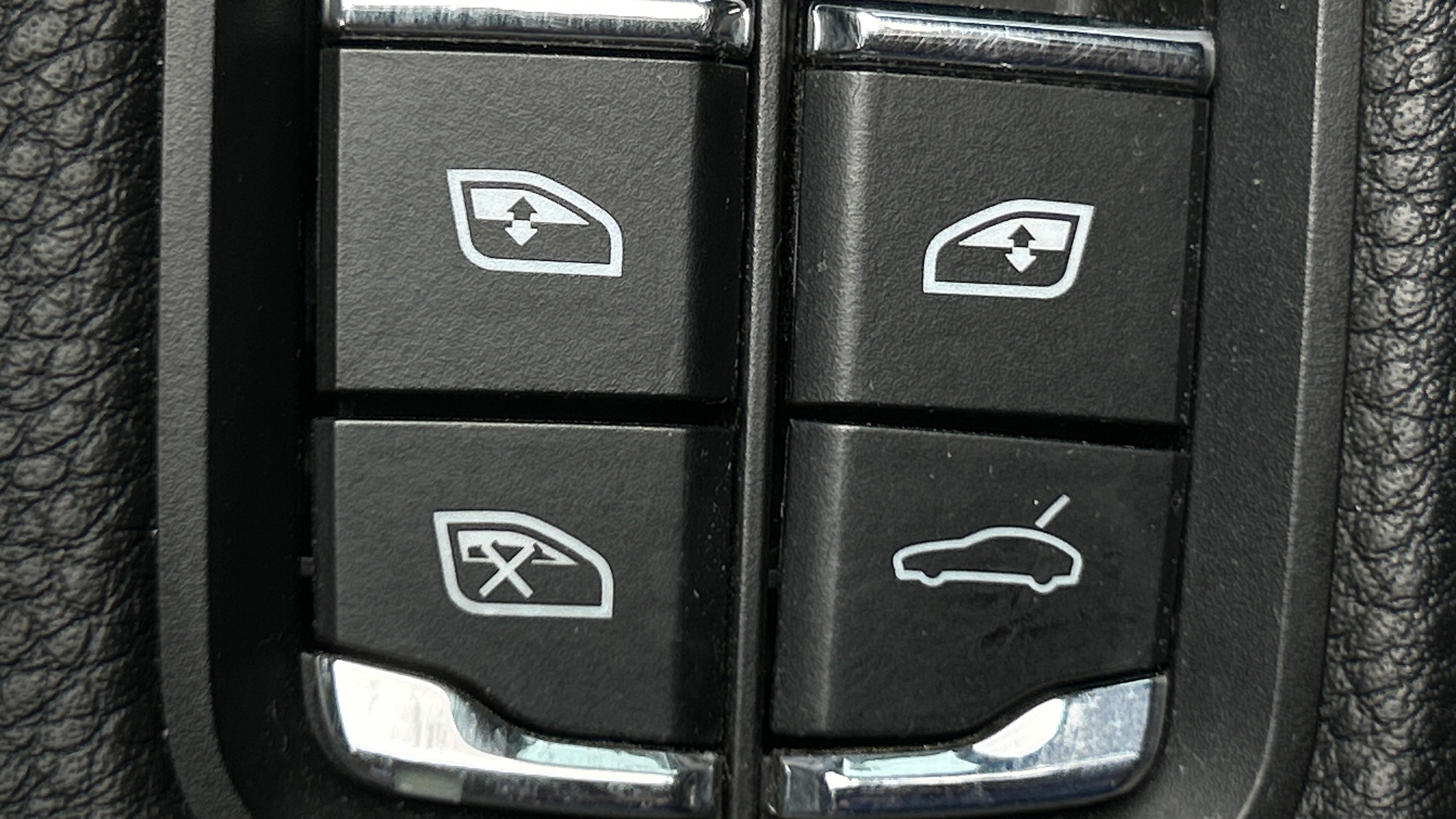 Used 2015 Porsche Panamera 4S image 54